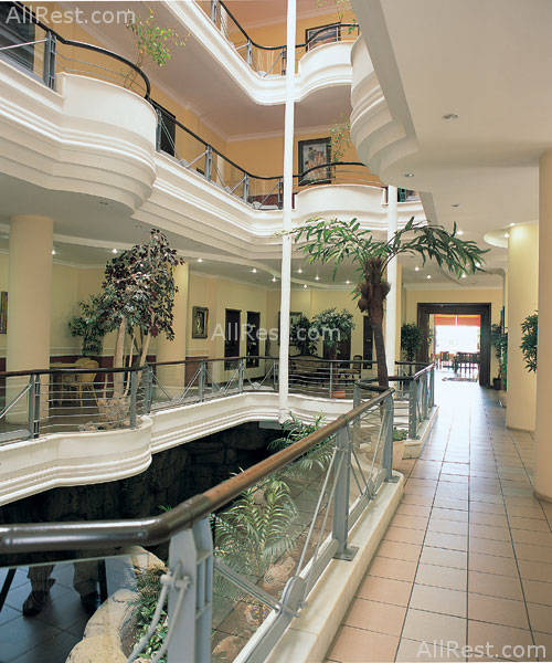 Romance Hotel 10
